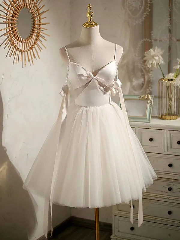 Elegant Mini Wedding Dresses, V-neck Homecoming Dresses, Newest Short Bridesmaid Dresses Lace A-line Dress