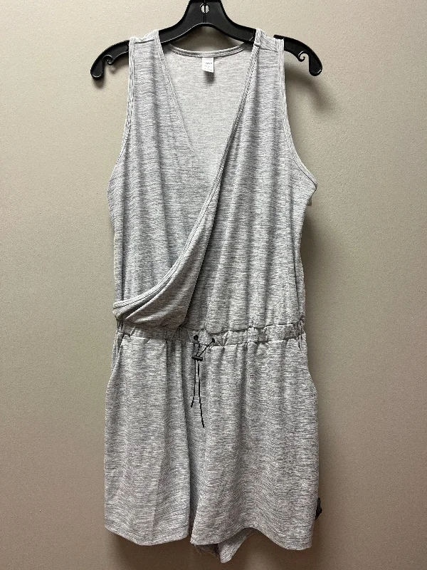 Athletic Dress By Old Navy In Grey, Size: L Casual chic unclassified dresses